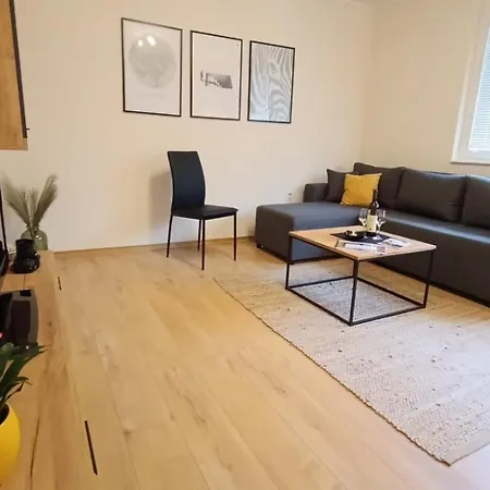 Taca Apartman *